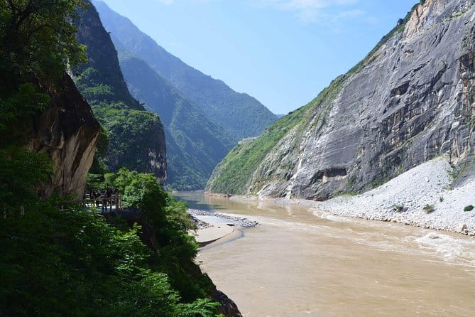 1 Day Tiger Teaping Gorge Private Tour from Lijiang or Shangri-La - How good is the guide and private service?