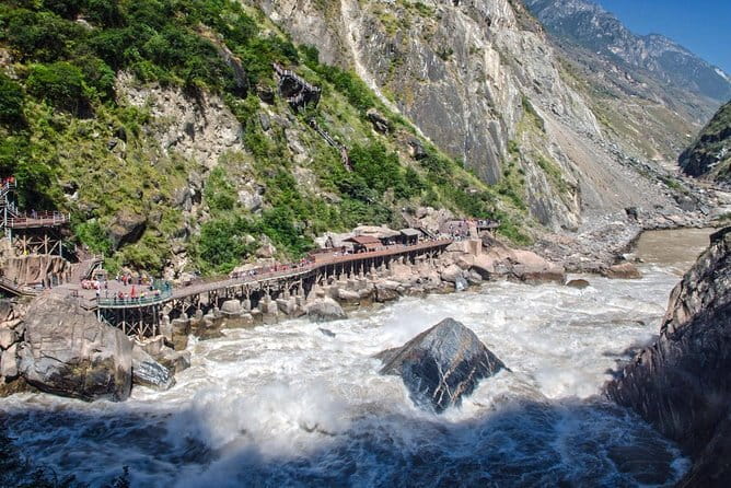 1 Day Tiger Teaping Gorge Private Tour from Lijiang or Shangri-La - Leaving Lijiang for the Jinsha River