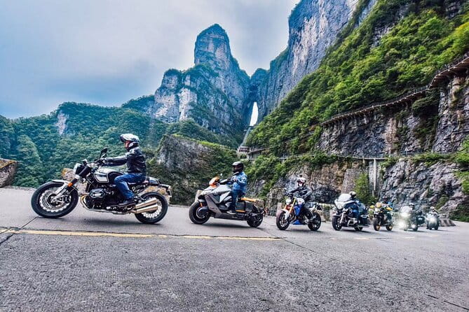 1-Day Zhangjiajie National Forest Park(Avatar) and Tianmen Mountain Private Tour - The guide, driver, and pace