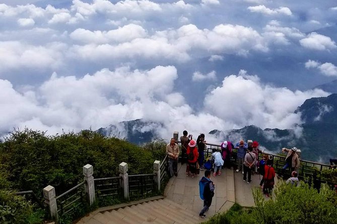 2-Day All Inclusive Leshan Giant Buddha and Emei Mountain Tour - Why this two-day route works from Chengdu