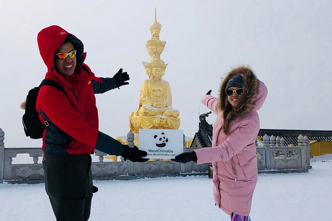 2-Day All Inclusive Leshan Giant Buddha and Emei Mountain Tour - The private guide is the tour’s biggest advantage