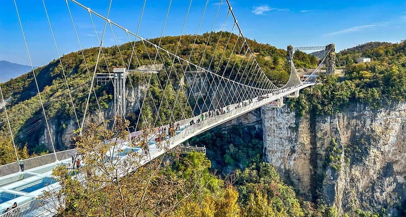 2-Day Avatar Mountain, Glass Bridge, and Mt. Tianmen Tour - Day two: Zhangjiajie Grand Canyon’s Glass Bridge