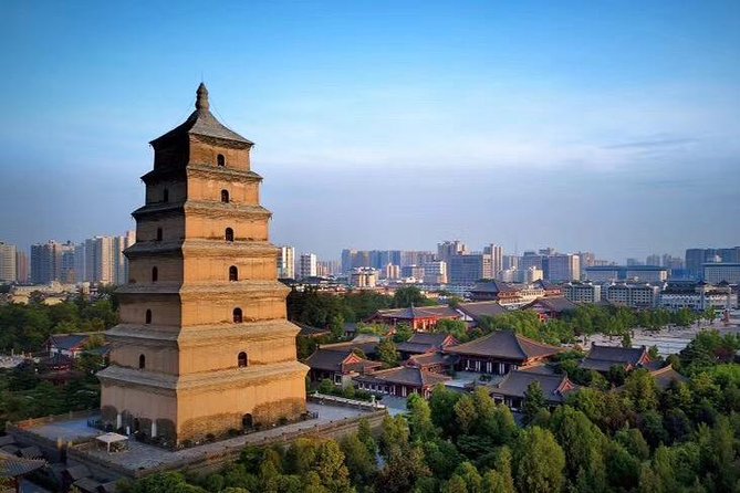 2-Days Xi'an Private Tour with night tour - Meeting Mrs. Huang in a cave home