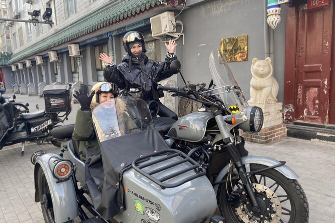 2-Hour “Ancient & Modern” Beijing Sidecar Tour (Day /Night) - Houhai and Shichahai: a 15-minute pause by the water
