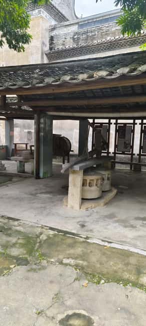 200-year-old Hakka Residence Tour +Ancient Buddhist temple - Is The 2.5-Hour Tour Worth Booking?