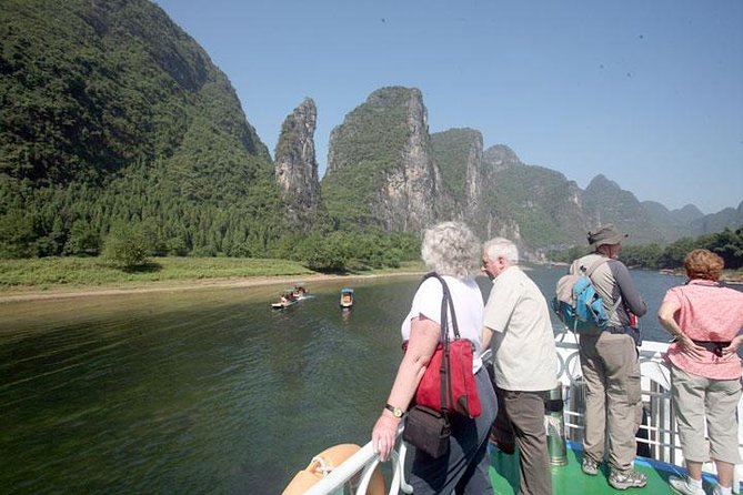 3-Day Private Guilin Tour with Li River Cruise and Yangshuo - Arrival in Guilin and the first hotel transfer