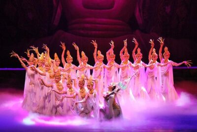 3-Day Private Silk Road Tour of Dunhuang: Mogao Grottoes, Yulin Grottoes, Crescent Moon Pool