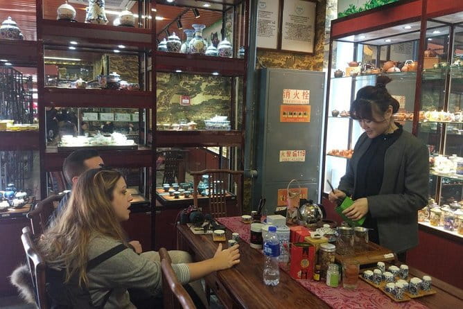 3-hour Morning/Afternoon Tea Tasting on Maliandao Street & Dimsum - The tea ceremony: eight cups, several styles