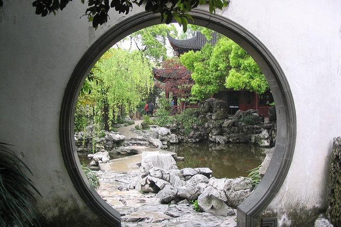 3-Hour Shanghai Yu Garden &Old Town Private Tour with Tea Tasting - The tea tasting adds a welcome cultural pause