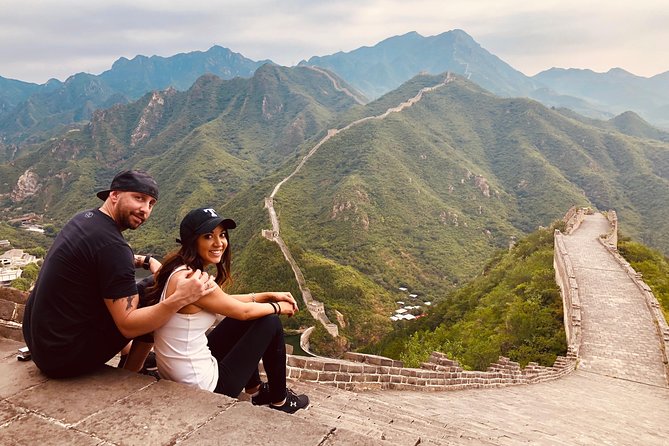 4-5 hours Wild Great Wall Layover Tour with Flexible Visit Time - Leaving the airport and meeting your guide