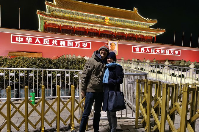 4 Hour Beijing Layover Night Tour - Meeting the guide and leaving the airport