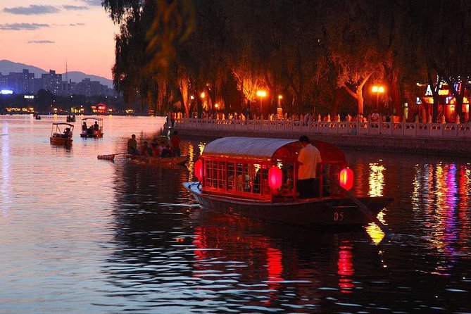 4-Hour Private Illuminated Beijing Tour with Authentic Chinese Dinner on Hutong Street - Dinner in Dongsi Hutong brings old Beijing to the table