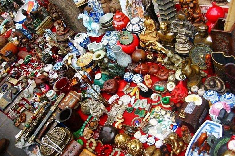 4-Hour Private Shanghai Shopping Tour with Local Expert - Starting with a private plan in downtown Shanghai