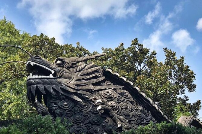 4-Hour Shanghai Highlight Tour: Yu Garden and Jade Buddha Temple - Yu Garden, Shanghai’s old-style courtyard world