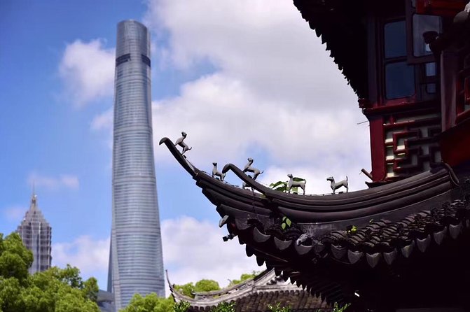 4-Hour Shanghai Highlight Tour: Yu Garden and Jade Buddha Temple - Meeting your guide at the hotel