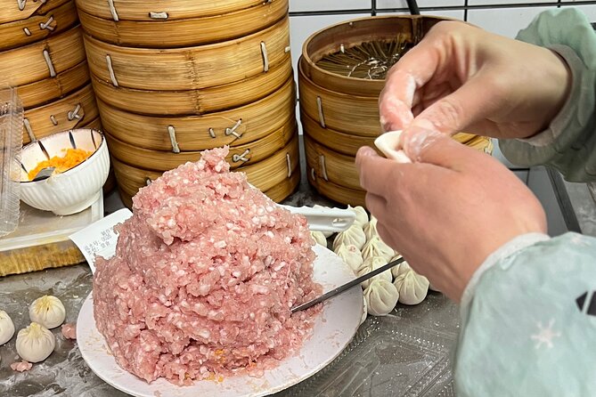 4-Hr Shanghai Layover Tour: Maglev, Wet Market, Food, Landmarks - Shanghai food in 45 minutes