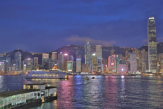 8 Hour Private Excursion Cruise Ship Pick up Tour Driver & Guide - Hollywood Road and Man Mo Temple reveal old Central