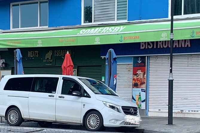 A Private City Tour of Hong Kong with Mercedes-Benz - Optional Kowloon additions after four and a half hours