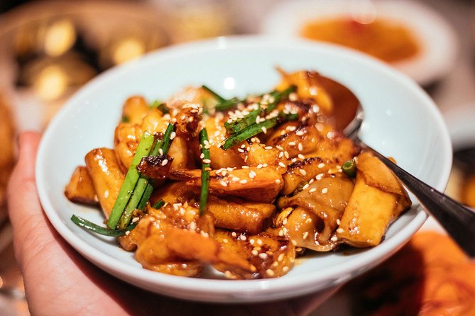 A Taste of Hong Kong: Private Tour With Locals - Ladies Market: fishballs, shaomai, and quick meals