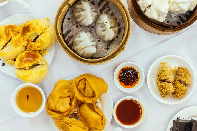 A Taste of Hong Kong: Private Tour With Locals - MacPherson Playground and a Michelin-recommended dessert stop
