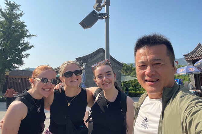 Airport or Hotel Transport to Mutianyu Great Wall - Food, luggage, and small practical details