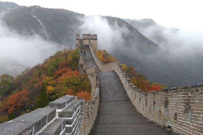 All-inclusive Day Tour: Mutianyu Great Wall & Beijing Panda Zoo with Local Lunch - What the guides add to the day