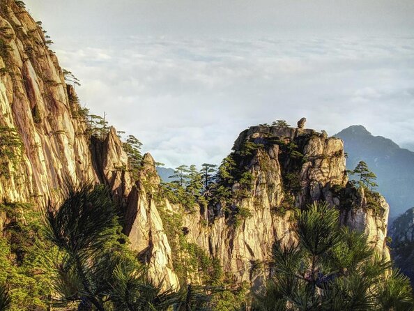 All inclusive Huangshan summit 1 day private tour-No shopping - Xihai Great Canyon and the Dream Valley setting