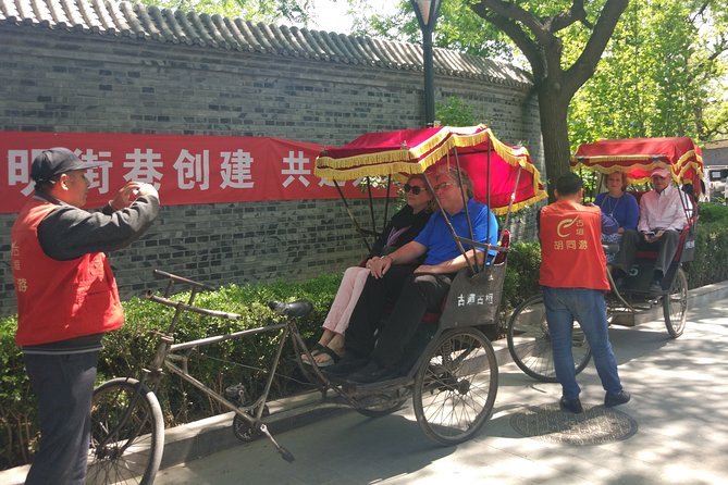 All-inclusive Private Day Trip: Hutongs, Lama Temple & Panda House with Lunch - Starting with pandas at breakfast