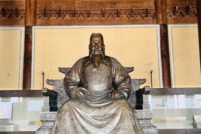 All Inclusive Private Tour: Juyongguan Greatwall, Sacred Road, MingTombs - Chang Ling Tomb and the Ming imperial story