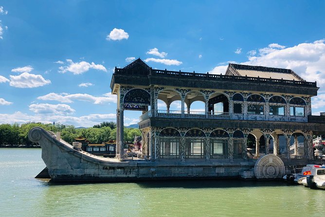 All Inclusive Tour of Summer Palace, Temple of Heaven and Hutong - The strongest part of the experience: the guides