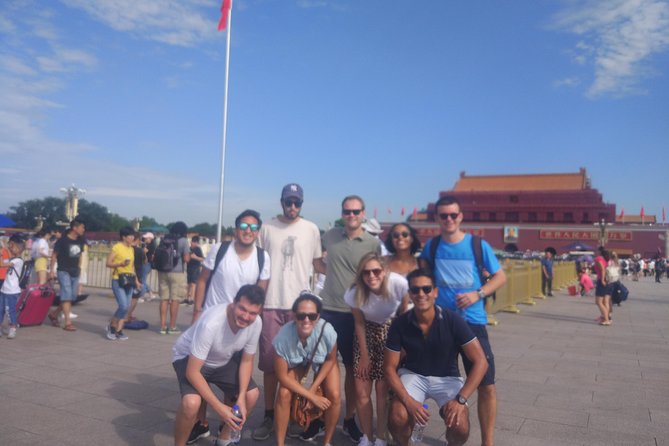 All-Inclusive Tour: Tiananmen Square, Forbidden City, Great Wall - Lunch at a local restaurant
