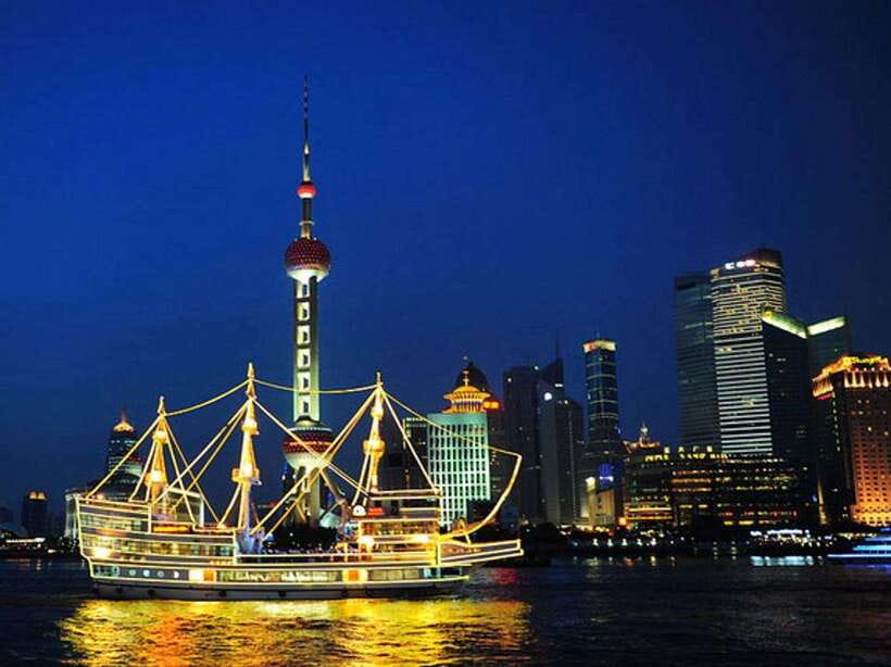 Amazing Shanghai Night Lights:River Cruise &Private Transfer - Boarding the boat with VIP seating