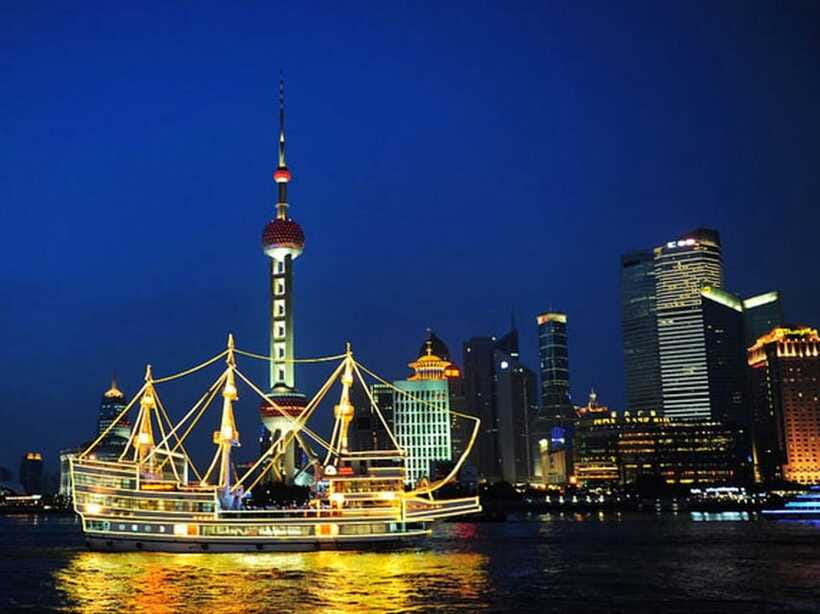 Amazing Shanghai Night Lights:River Cruise &Private Transfer - What the private guide adds