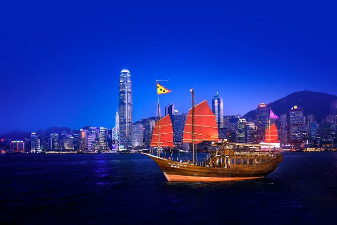 Aqua Luna: Evening Cruise at Victoria Harbour Hong Kong - A Chinese junk with a comfortable modern side