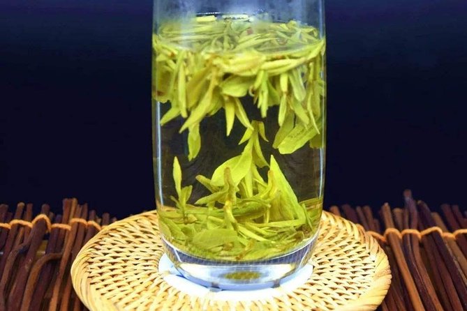 Authentic Hangzhou Longjing Tea Culture Experience Tour - Stop one: Dragon Well and the tea fields