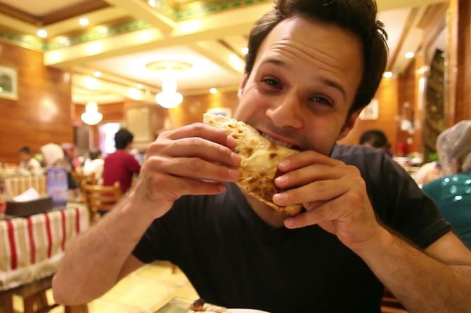 Authentic Local Food Tour in Center Beijing - Key points at a glance