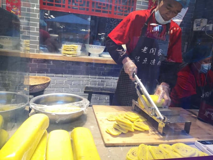 Authentic Old Xi'an Back Alley Food Tour - Why the guides matter so much