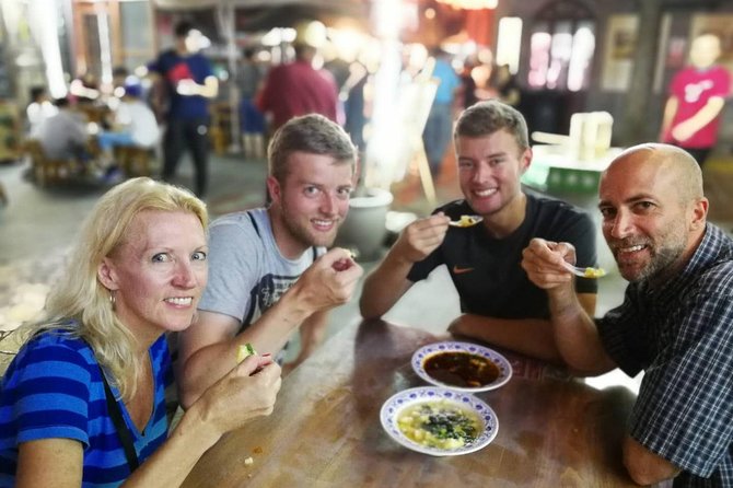 Authentic Old Xi'an Back Alley Food Tour - Watching tofu pudding, noodles, and meat being made