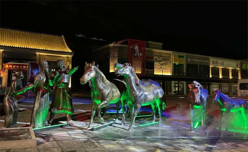 Badaling Great Wall Night Tour+ Light Show + Performance - Key points at a glance