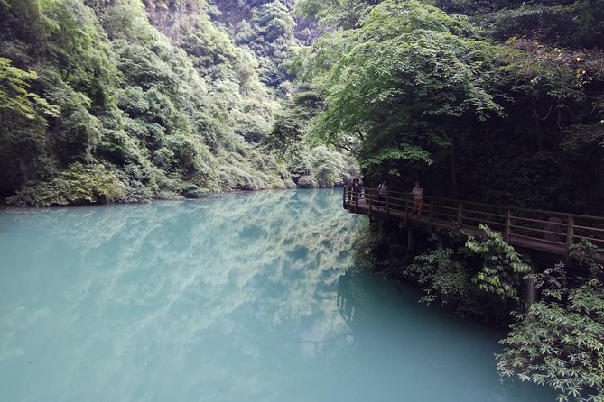 Baofeng Lake,Zhangjiajie Glass Bridge & Grand Canyon day tour - Baofeng Lake and its 75-meter waterfall