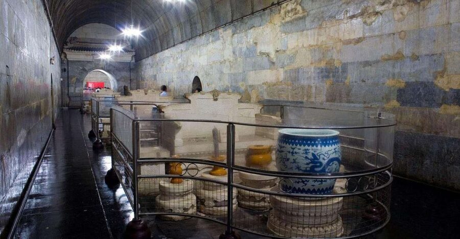 Beijing: Badaling Great Wall & Ming Tombs VIP Skip-the-Line - Leaving Beijing in a private vehicle