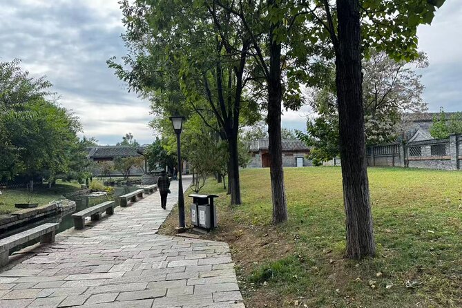 Beijing City Walk: Explore Hutongs Life and Old Beijing - Walking comfort, group size, and weather