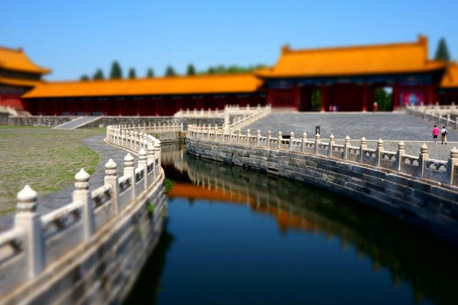 Beijing Essential Full-Day Tour including Great Wall at Badaling, Forbidden City and Tiananmen Square - A guide-led day makes the difference