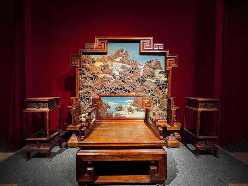 Beijing: Forbidden City and Tian’anmen Square Waking Tour - Tian’anmen Square: grand scale and strict procedure