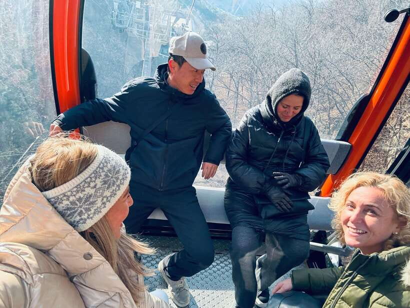 Beijing: Great Wall Layover Tour with a Native - Local food after the Great Wall