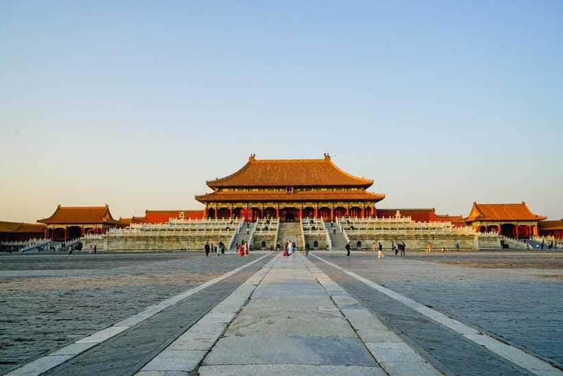 Beijing: Highlights of Forbidden City Private Walking Tour - Hutong rickshaw ride and local family visit