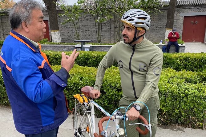 Beijing Highlights-Private Beijing Bike Tour - Riding beside the Forbidden City