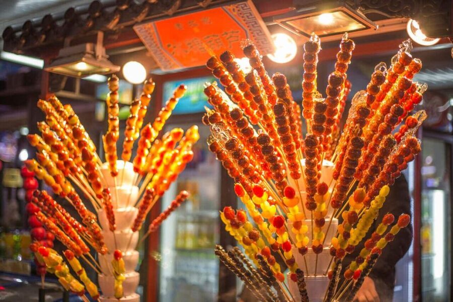 Beijing: Hutong Private Culinary Walking Tour - Markets, bakeries, and local shopkeepers