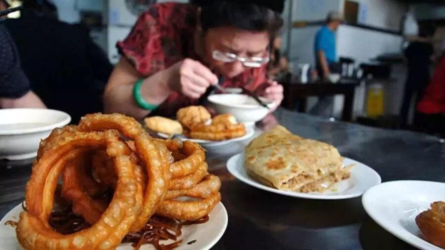 Beijing: Hutong Private Culinary Walking Tour - Spicy hot pot, Muslim kebabs, and regional variety