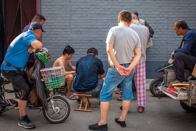 Beijing Hutong Walking Food and Beer Tour at Hidden Restaurants - What the guide adds to the evening